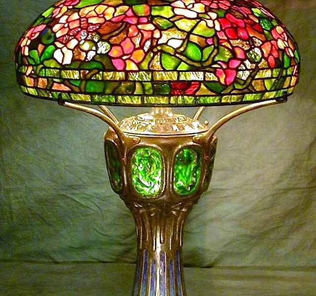 Lamp of the Week: 22″ Nasturtium on Mosaic Turtleback Base