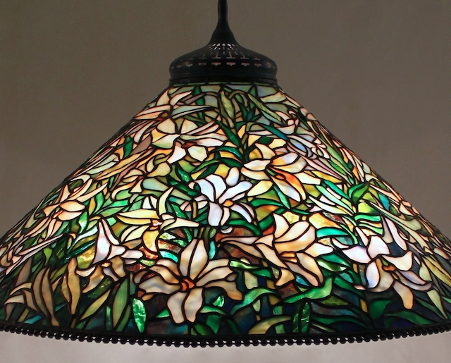 Lamp of the Week: 28″ Easter Lily