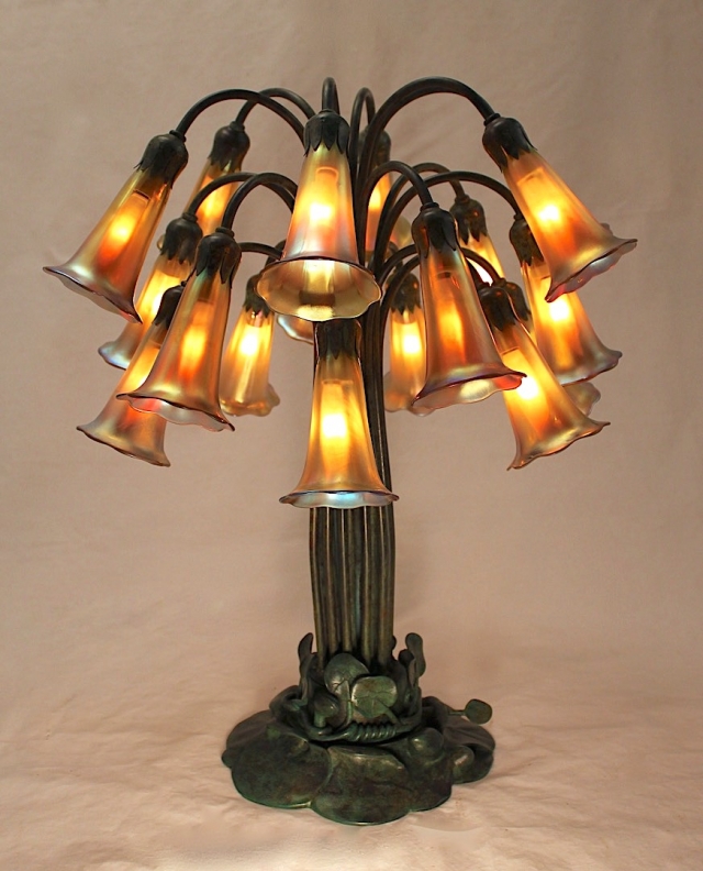 18 Light Lily Table Lamp