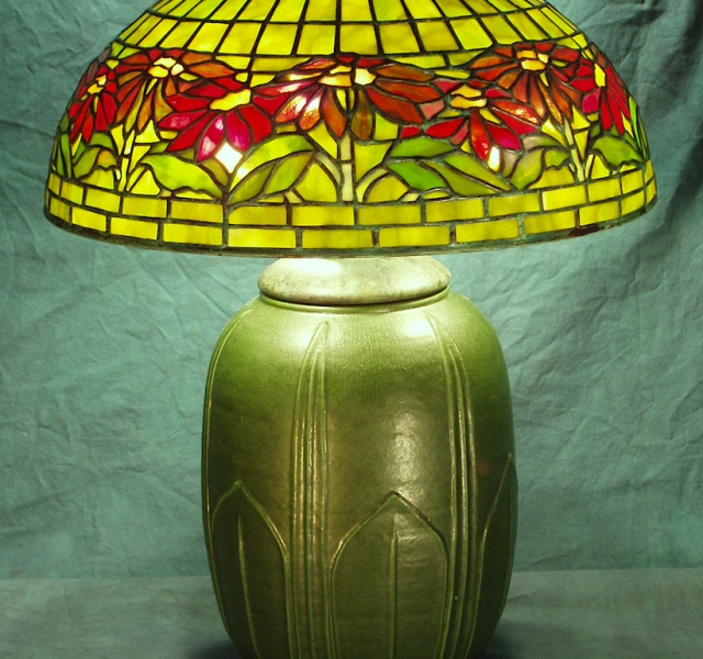 Lamp of the Week: 16″ Poinsettia