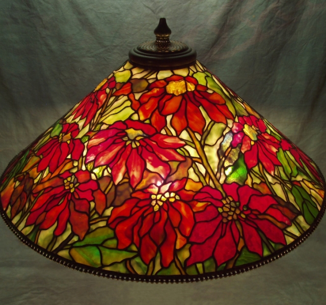 Lamp of the Week: 28″ Poinsettia