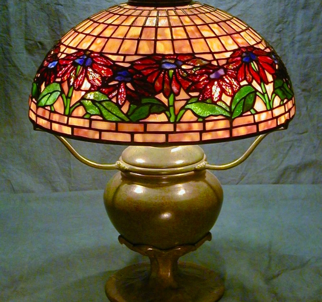 Lamp of the Week: 16″ Poinsettia