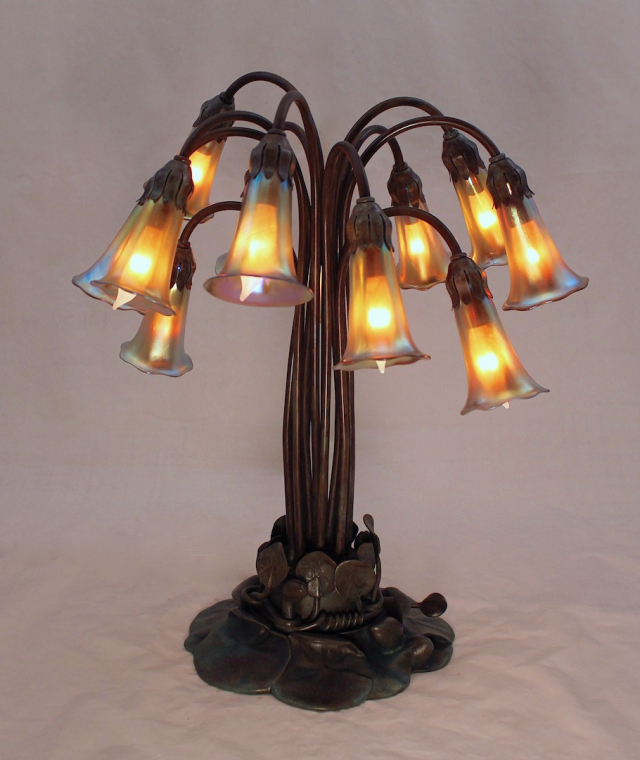 12 Light Lily Table Lamp